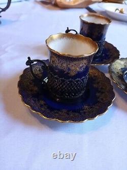 3 Tasses à café Aynsley avec soucoupes en cobalt bleu et doré avec supports en argent sterling