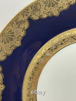 A. Lanternier & Co Limoges, Assiette antique en cobalt bleu et lourdement dorée 10 3/4 RARE