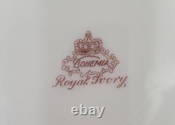 Assiette Bohemia Royal en ivoire, bleu cobalt et or fabriquée en Tchécoslovaquie, 10,5 pouces