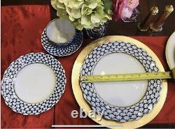 Assiette à dîner en porcelaine russe Lomonosov Cobalt Net avec bordure festonnée 11, bleue et dorée LFZ