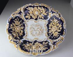 Assiette bol antique Meissen en relief avec moule à fleurs, en bleu cobalt et or, de 12 pouces.