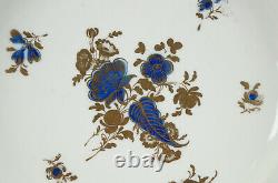 Assiette de 8 pouces en bleu cobalt et doré avec des fleurs de Dresde de Caughley, vers 1775-1790.