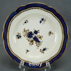 Assiette de 8 pouces en bleu cobalt et fleurs dorées de Caughley Dresden datant de 1775-1790 B