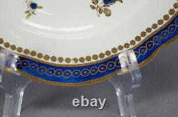 Assiette de 8 pouces en porcelaine bleu cobalt et fleurs de Dresde de Caughley vers 1775-1790