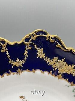 Assiette de cabinet Royal Crown Derby Antique 1891-1921 en cobalt bleu et or à bord festonné