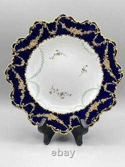 Assiette de cabinet Royal Crown Derby Antique 1891-1921 en porcelaine bleu cobalt et or à bordure festonnée