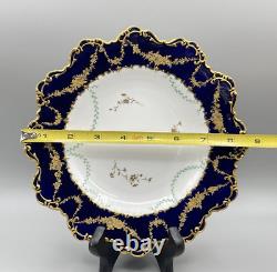Assiette de cabinet en porcelaine antique Royal Crown Derby 1891-1921 bleu cobalt et or à bord festonné