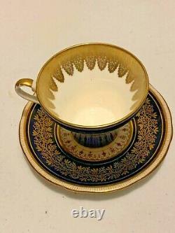 Aynsley, Angleterre Cobalt Blue & Filigre Gold Gilt Pattern Tea Cup & Saucer