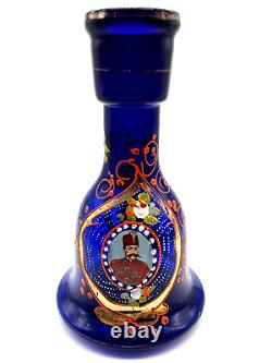 Décanter vintage perse du roi en bleu cobalt, doré et décoré, vase de narguilé de 10 1/2 pouces.