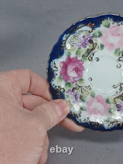 Ensemble de 6 tasses et soucoupes à café Nippon peintes à la main avec des roses roses, en cobalt et or.