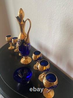 Ensemble de verrerie à vin cordial peinte à la main en bleu cobalt, or et saphir floral
