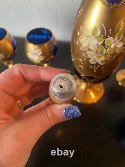 Ensemble de verrerie à vin cordial peinte à la main en bleu cobalt, or et saphir floral