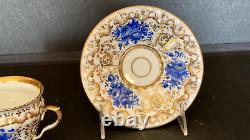 Exquis ancienne porcelaine de Paris tasse et soucoupe peintes à la main en bleu cobalt et or