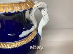 Meissen Grand Vase D’urne De Cobalt Et D’or Avec Poignées Blanches Jumelles De Serpent