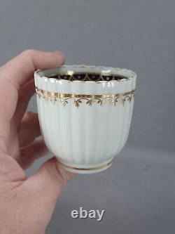 Nouveau motif de la salle 155 Cobalt Gold Scallops Fluted Coffee Can & Saucer C. 1787-1793