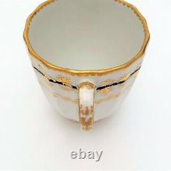 Paire De 1784-1806 Royal Crown Derby Tea Cups & Saucers Avec Cobalt & Vines Or
