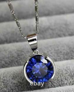 Pendentif solitaire en saphir bleu créé en laboratoire de coupe ronde 2 Ct plaqué or blanc 14 carats