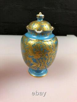 Royal Crown Derby A Rare Trouvez Une Paire 1894 Vases Peints À La Main Urns Blue Gold 5 H