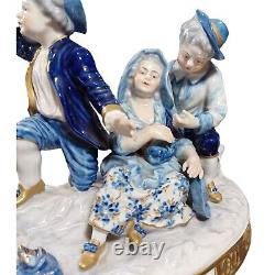 Sculpture de groupe de figurines de voyageurs en sommeil baroque de Volkstedt, bleu cobalt et doré.
