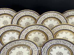 Service de 9 assiettes de dîner Czechoslovaquie De Luxe avec décorations en or et bleu cobalt