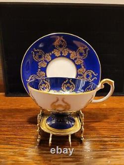 Soucoupe de tasse à thé bleu cobalt Aynsley avec verger de fruits et dorure en or