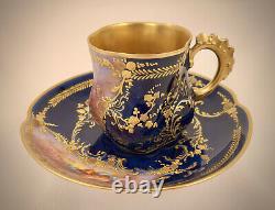 Tasse à café et soucoupe Limoges, peinte à la main avec des chérubins, bleu cobalt