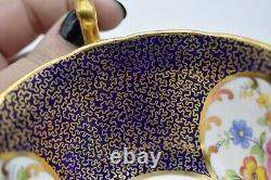 Tasse à thé Aynsley Cobalt Blue Gold avec des médaillons floraux peints à la main (B492)