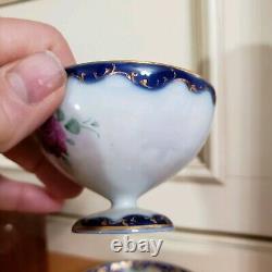 Tasse à thé de dégustation avec soucoupe en or peint à la main, en céramique bleue cobalt antique à bordure bleue.
