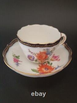 Tasse à thé demi-tasse ancienne Meissen avec soucoupe, bouquet de fleurs, bordure en or bleu cobalt