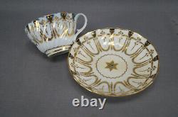 Tasse à thé et soucoupe avec guirlandes en cobalt et or de Spode C. 1810-15 TEL QUEL
