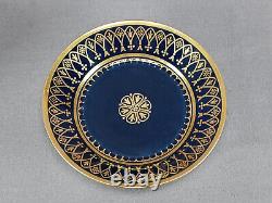 Tasse et soucoupe à café Sevres Cobalt Blue Gold Floral Medallion & Arch C. 1814-1823