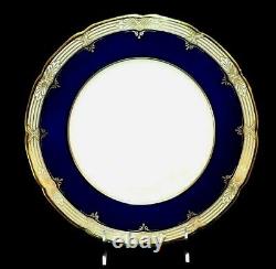 Tiffany & Co. par Lenox - Assiette à dîner en porcelaine Trianon bleu cobalt et or à bordure festonnée, rare.