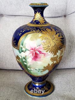 Vase à fleurs d'orchidées Nippon peint à la main, lourd, surélevé, avec perles d'or bleu cobalt rare