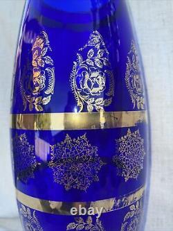Vase en verre bleu cobalt avec dorures et motif floral