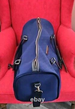 Vince Camuto VC Lullah-22DUF Bleu. WOW! Magnifique sac de voyage en velours bleu.